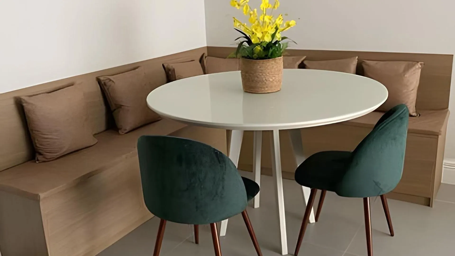 Semesterbostad Garden Com Churrasqueira Em Condominio Com Piscina Florianópolis